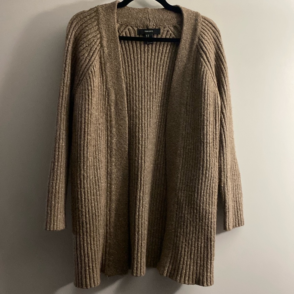 Forever 21 size M - cardigan, good condition, runs big and thick material